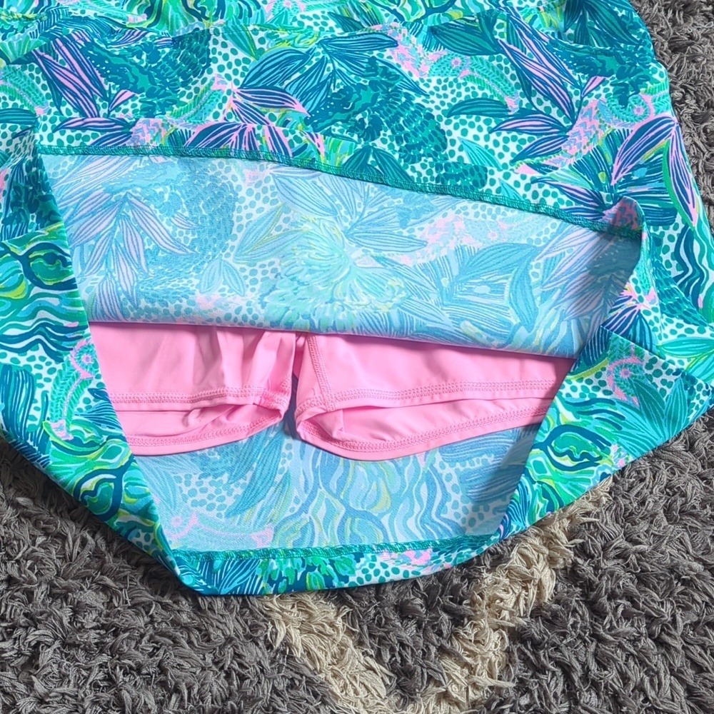 Lilly Pulitzer Luxletic Monica Skort in the Botanical Green Holiday 14 - Picture 4 of 8